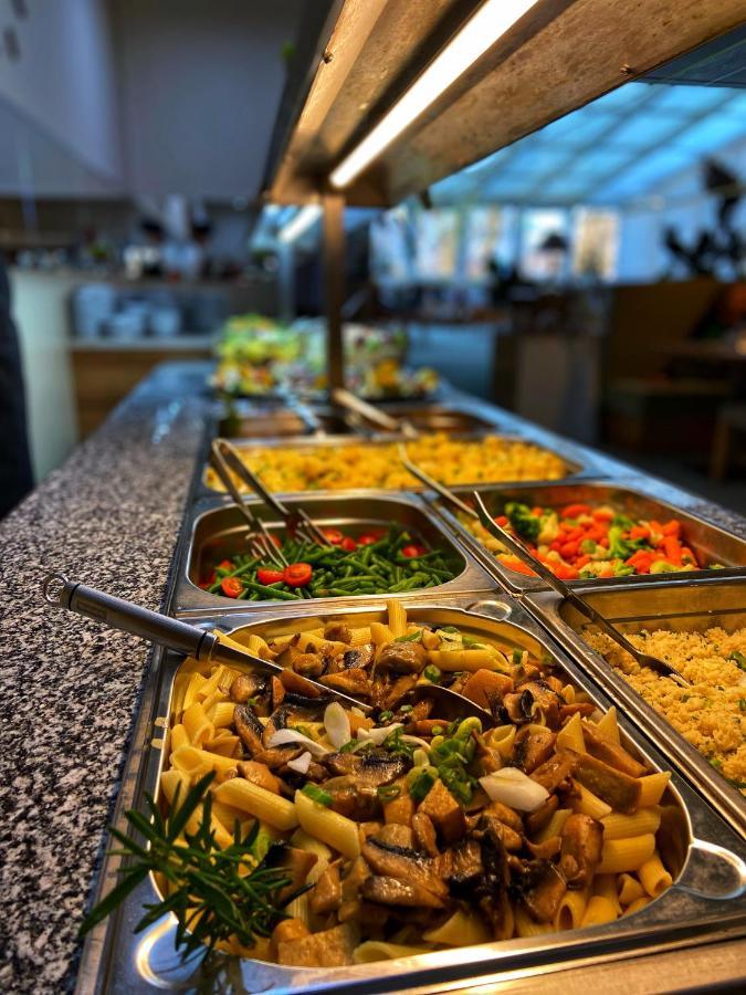 שב Garni Hotel Pyramida מראה חיצוני תמונה