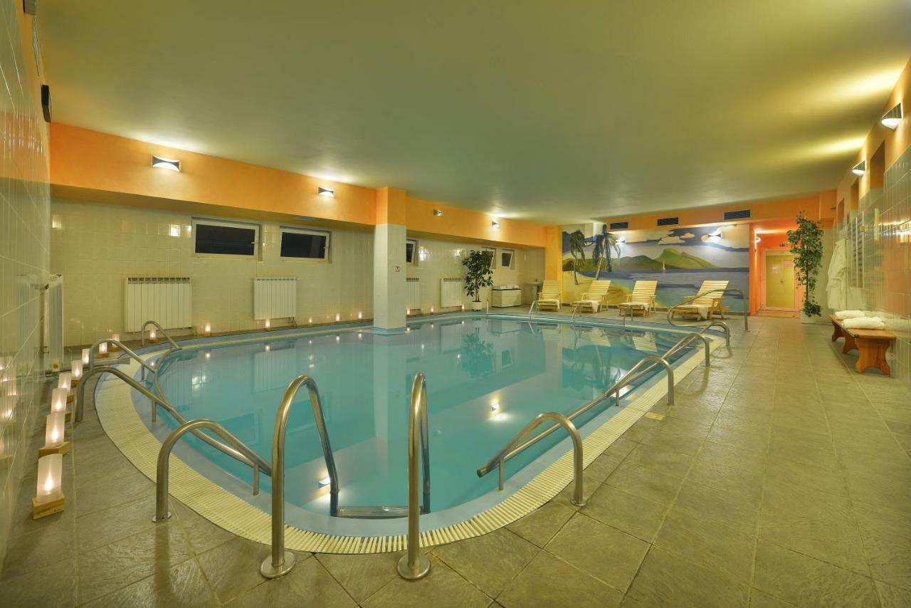 שב Garni Hotel Pyramida מראה חיצוני תמונה